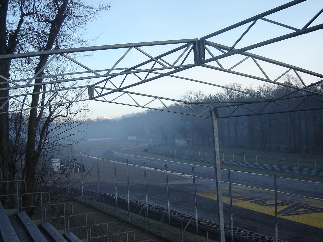 Autodromo di Monza - No. 18_04 Tribuna Ascari (12/2005)