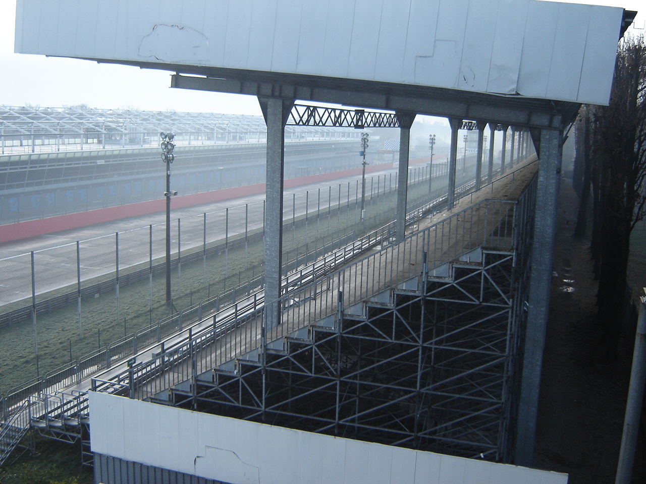 Autodromo di Monza - No. 01_08 Tribuna Centrale (12/2005)
