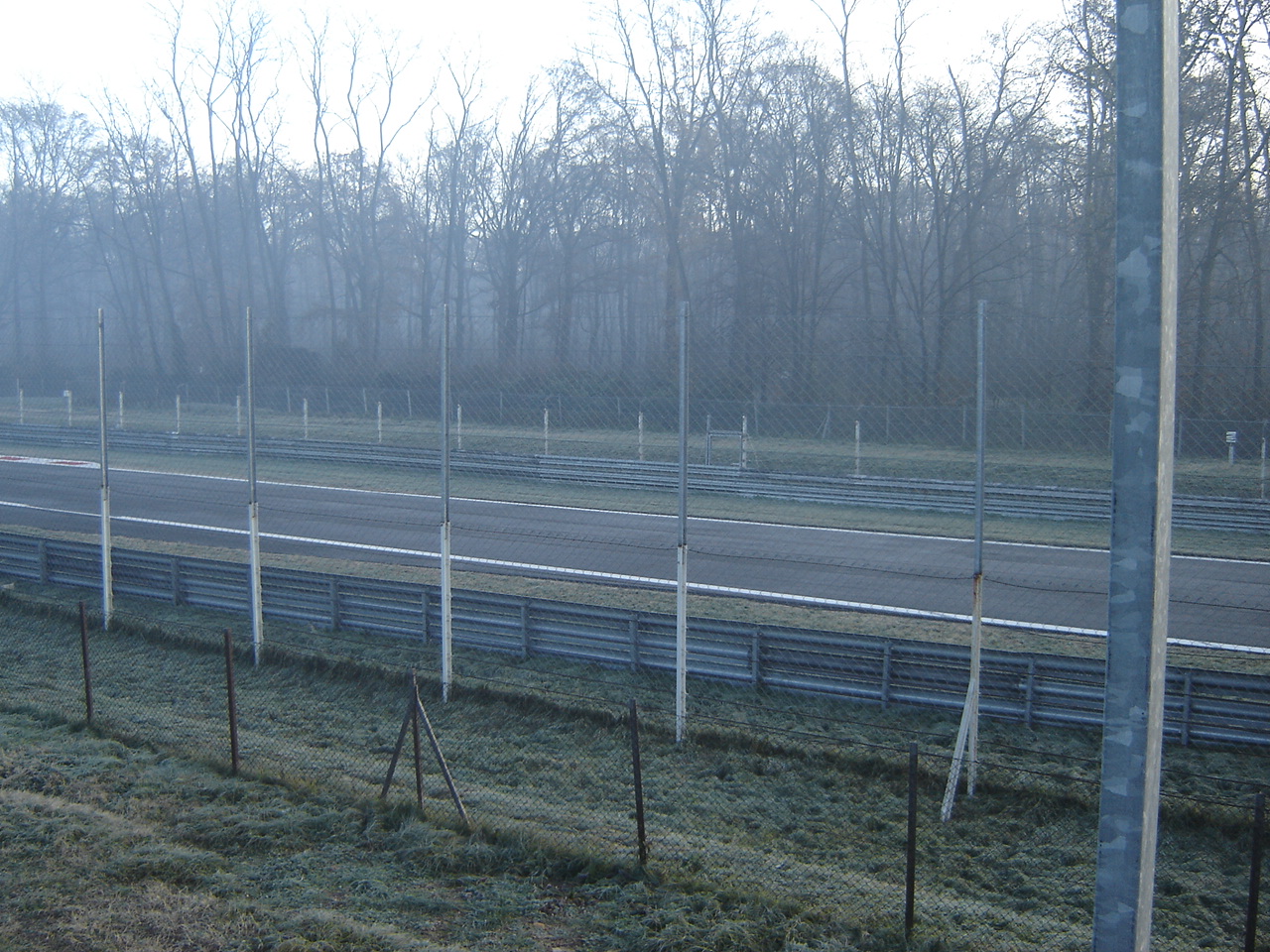Autodromo di Monza - No. 20_03 Tribuna Ascari ex Museo (12/2005)