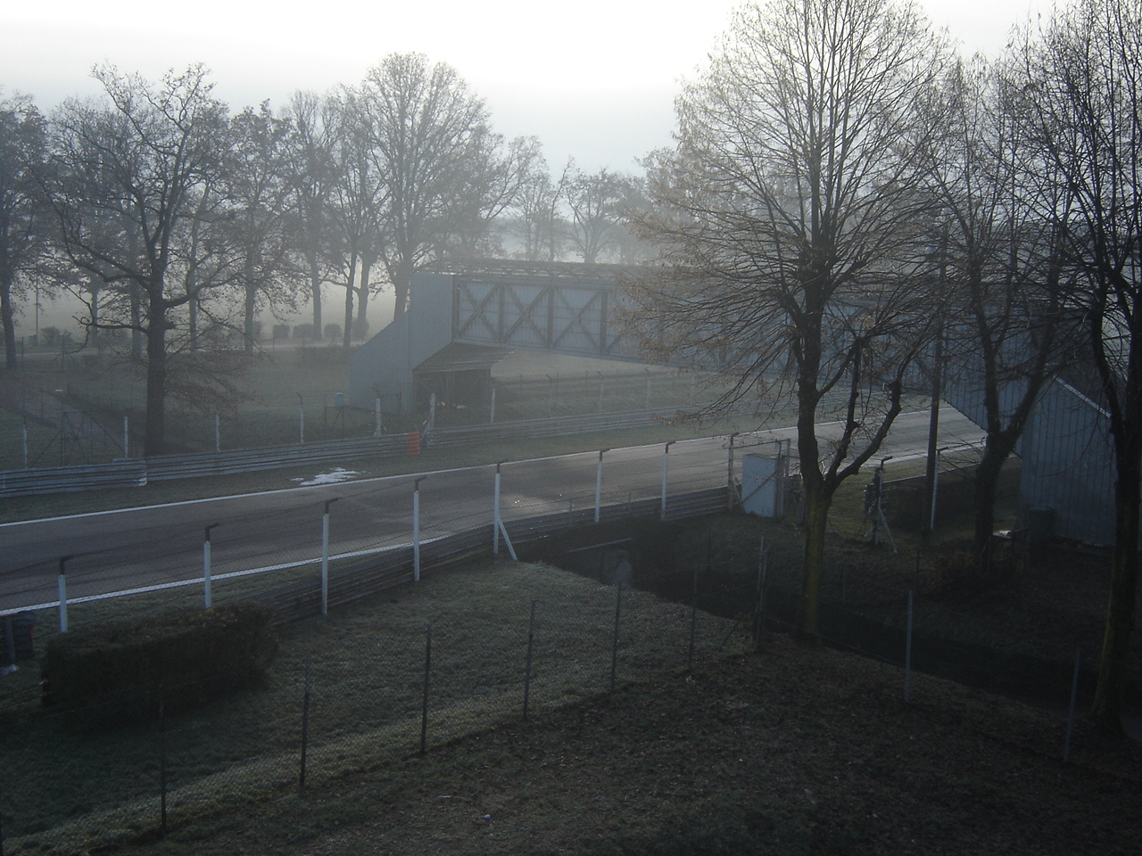 Autodromo di Monza - No. 20_07 Tribuna Ascari ex Museo (12/2005)