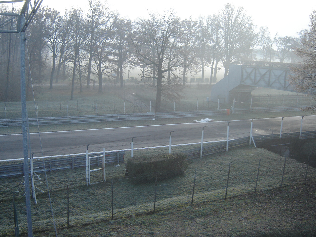 Autodromo di Monza - No. 20_08 Tribuna Ascari ex Museo (12/2005)